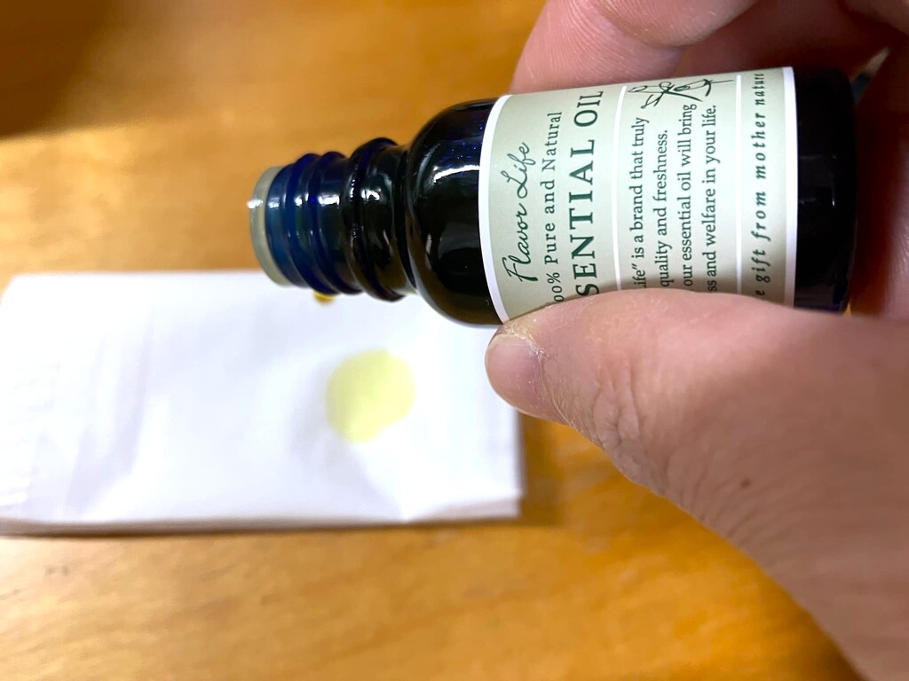 ティッシュにたらす